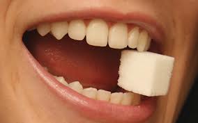Denti, le 7 abitudini più a rischio