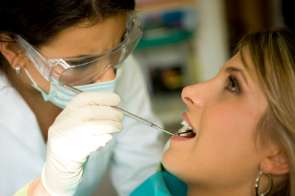 Contro placca batterica e 'denti storti' visite gratis a marzo